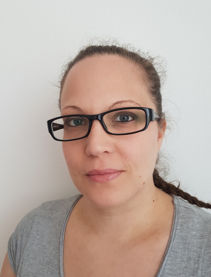 Photo de l'auteure - Nessa O'CONNOR, auteure de la série d'urban fantasy et new romance Tueuse d'Alpha chez Raven Éditions